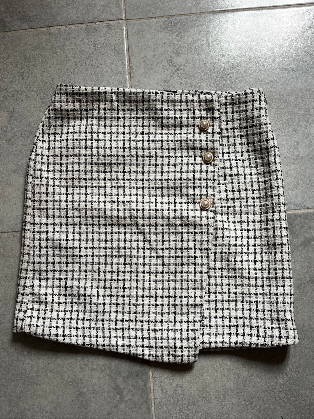 Marc New York Black and White Tweed Mini Skirt with Pearl Buttons
